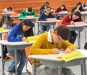 Participación de los estudiantesde varios colegios a nivel nacional.